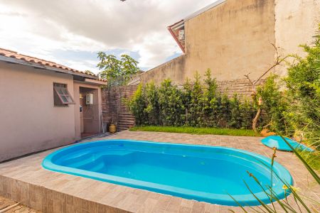 Casa para alugar com 80m², 2 quartos e 2 vagas Casa para alugar com 80m², 2 quartos e 2 vagasPiscina/Fundos