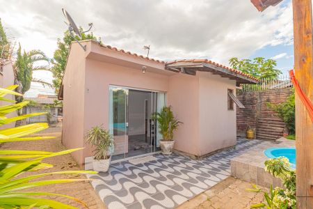 Casa para alugar com 80m², 2 quartos e 2 vagas Casa para alugar com 80m², 2 quartos e 2 vagasFachada Posterior