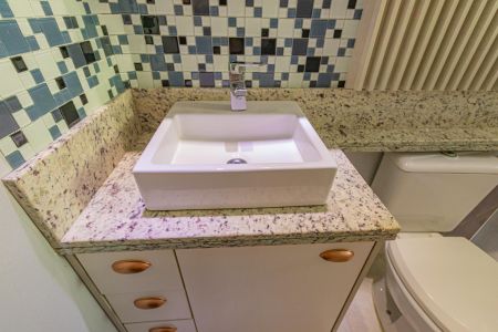 Casa para alugar com 80m², 2 quartos e 2 vagas Casa para alugar com 80m², 2 quartos e 2 vagasBanheiro