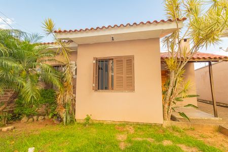 Casa para alugar com 80m², 2 quartos e 2 vagas Casa para alugar com 80m², 2 quartos e 2 vagasJardim/Fachada