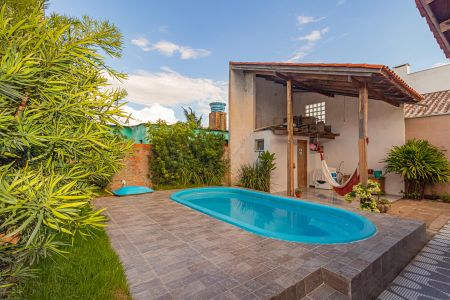 Casa para alugar com 80m², 2 quartos e 2 vagas Casa para alugar com 80m², 2 quartos e 2 vagasPiscina/Fundos