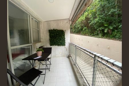 Apartamento à venda com 85m², 2 quartos e 1 vagaVaranda 