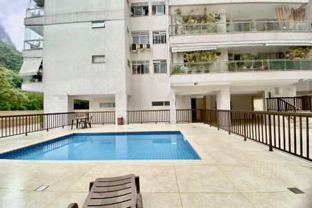 Apartamento à venda com 85m², 2 quartos e 1 vagaÁrea comum - Piscina
