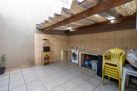 Casa à venda com 132m², 3 quartos e 1 vagaÁrea de Serviço