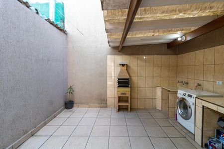 Casa à venda com 132m², 3 quartos e 1 vagaÁrea de Serviço