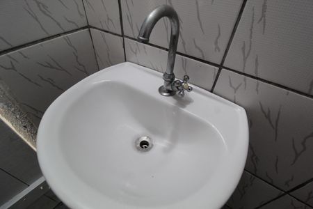 Banheiro da Suíte de casa para alugar com 1 quarto, 50m² em Centro, Uberlândia