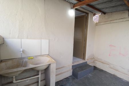 Casa para alugar com 50m², 1 quarto e sem vagaÁrea de Serviço