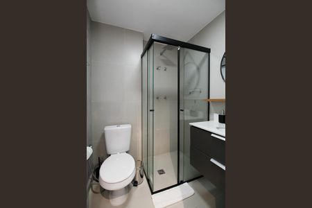 Banheiro de kitnet/studio para alugar com 1 quarto, 25m² em Pinheiros, São Paulo