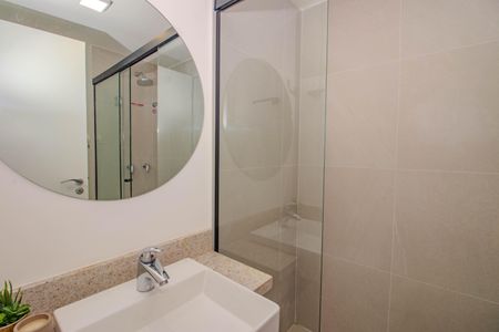 Banheiro de kitnet/studio à venda com 1 quarto, 25m² em Boa Vista, Porto Alegre