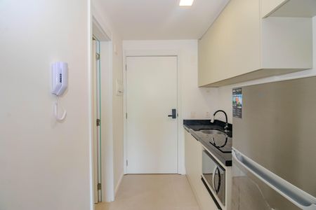 Cozinha de kitnet/studio à venda com 1 quarto, 25m² em Boa Vista, Porto Alegre