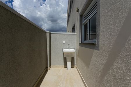 Apartamento para alugar com 37m², 2 quartos e 1 vagaÁrea de Serviço