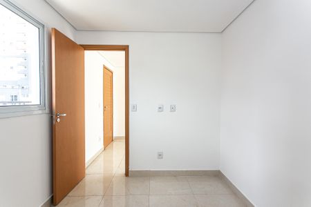 Apartamento para alugar com 37m², 2 quartos e 1 vagaQuarto 2