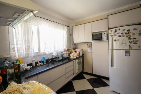 Casa à venda com 156m², 3 quartos e 4 vagasCozinha americana 