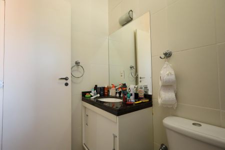 Casa à venda com 156m², 3 quartos e 4 vagasBanheiro da Suíte 2