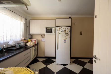 Casa à venda com 156m², 3 quartos e 4 vagasCozinha americana 