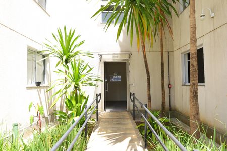 Apartamento para alugar com 42m², 2 quartos e 1 vagaÁrea comum - Saguão do prédio