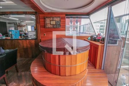 Apartamento à venda com 133m², 3 quartos e 2 vagas Apartamento à venda com 133m², 3 quartos e 2 vagasÁrea Comum