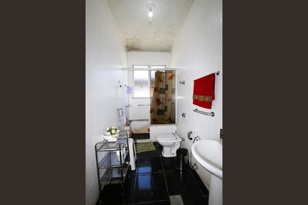 Casa à venda com 336m², 4 quartos e 2 vagasBanheiro Social