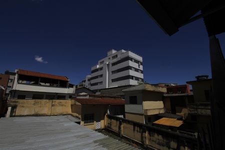 Casa à venda com 336m², 4 quartos e 2 vagasVista casa 2