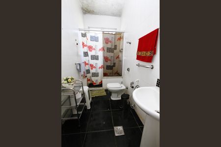 Casa à venda com 336m², 4 quartos e 2 vagasBanheiro Social