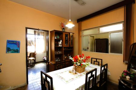 Casa à venda com 336m², 4 quartos e 2 vagasCopa