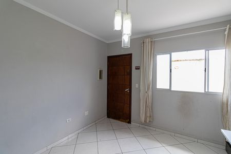 Casa de condomínio à venda com 44m², 2 quartos e 1 vaga Casa de condomínio à venda com 44m², 2 quartos e 1 vagaSala