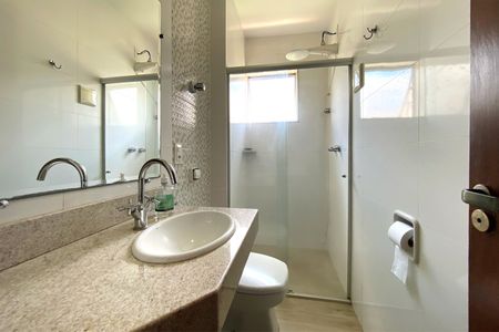 Apartamento à venda com 220m², 4 quartos e 2 vagasBanheiro