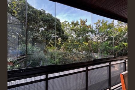 Apartamento à venda com 108m², 2 quartos e 1 vagaVaranda