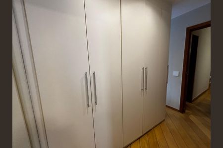 Apartamento à venda com 108m², 2 quartos e 1 vagaCloset da Suíte