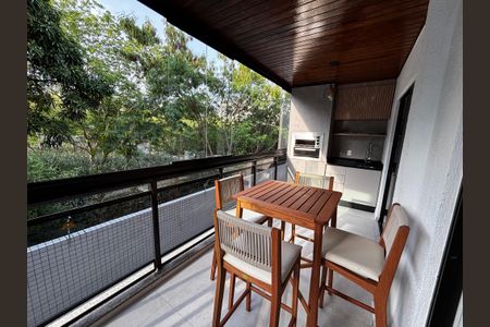 Apartamento à venda com 108m², 2 quartos e 1 vagaVaranda