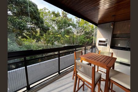 Apartamento à venda com 108m², 2 quartos e 1 vagaVaranda