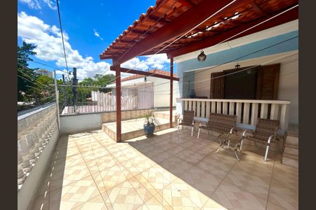 Casa à venda com 189m², 3 quartos e 2 vagas