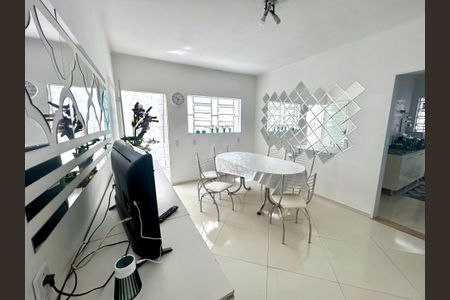 Casa à venda com 189m², 3 quartos e 2 vagas