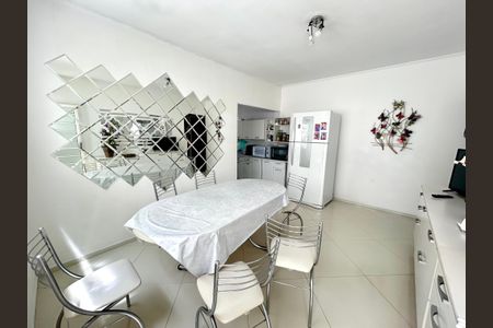 Casa à venda com 189m², 3 quartos e 2 vagas
