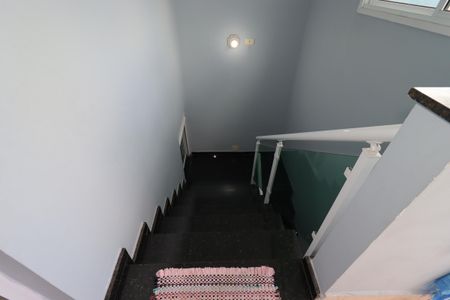 Casa à venda com 152m², 3 quartos e 2 vagasEscada para a cobertura