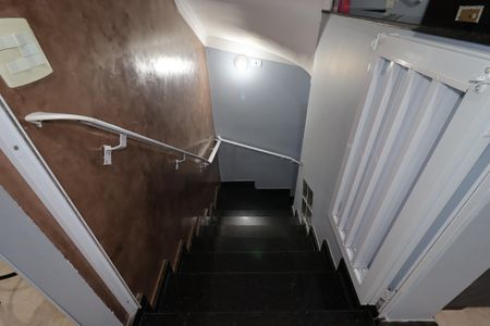 Casa à venda com 152m², 3 quartos e 2 vagasEscada da Entrada