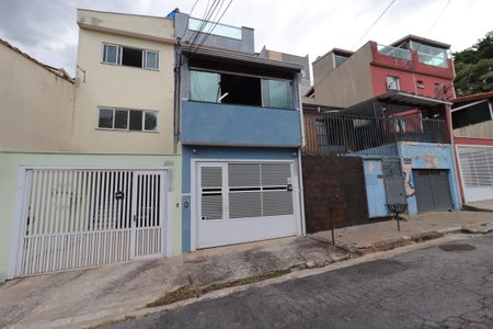 Casa à venda com 152m², 3 quartos e 2 vagasFachada