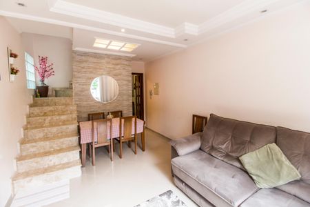 Casa de condomínio à venda com 125m², 2 quartos e 2 vagasSala