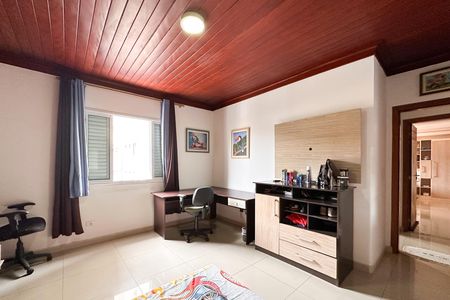 Casa à venda com 448m², 6 quartos e 3 vagas Casa à venda com 448m², 6 quartos e 3 vagasQuarto 3 - Casa 1