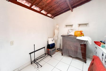 Casa à venda com 448m², 6 quartos e 3 vagas Casa à venda com 448m², 6 quartos e 3 vagasQuarto de Serviço - Casa 2