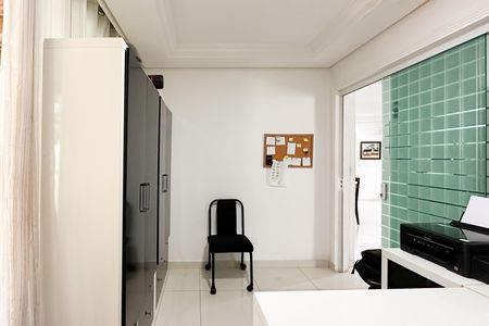 Casa à venda com 448m², 6 quartos e 3 vagas Casa à venda com 448m², 6 quartos e 3 vagasEscritório - Casa 1