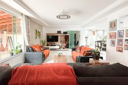Casa à venda com 448m², 6 quartos e 3 vagas Casa à venda com 448m², 6 quartos e 3 vagasSala - Casa 1