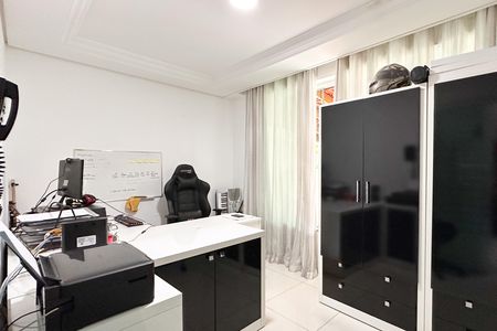 Casa à venda com 448m², 6 quartos e 3 vagas Casa à venda com 448m², 6 quartos e 3 vagasEscritório - Casa 1