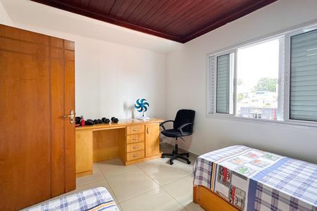 Casa à venda com 448m², 6 quartos e 3 vagas Casa à venda com 448m², 6 quartos e 3 vagasQuarto 2 - Casa 1