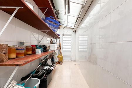 Casa à venda com 448m², 6 quartos e 3 vagas Casa à venda com 448m², 6 quartos e 3 vagasÁrea de Serviço - Casa 1