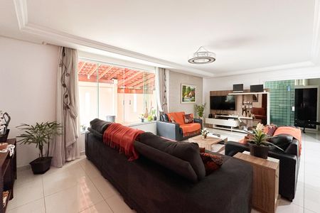 Casa à venda com 448m², 6 quartos e 3 vagas Casa à venda com 448m², 6 quartos e 3 vagasSala - Casa 1