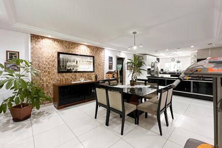 Casa à venda com 448m², 6 quartos e 3 vagas Casa à venda com 448m², 6 quartos e 3 vagasSala de Jantar - Casa 1