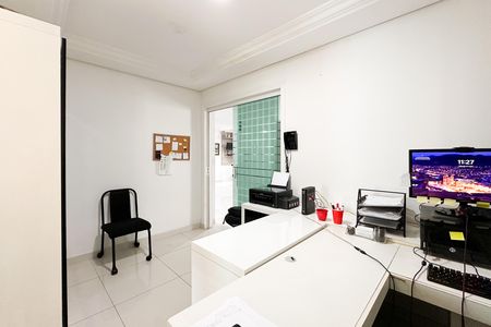 Casa à venda com 448m², 6 quartos e 3 vagas Casa à venda com 448m², 6 quartos e 3 vagasEscritório - Casa 1