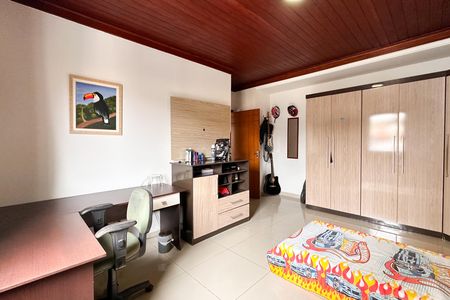Casa à venda com 448m², 6 quartos e 3 vagas Casa à venda com 448m², 6 quartos e 3 vagasQuarto 3 - Casa 1