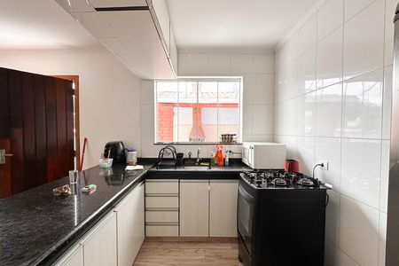 Casa à venda com 448m², 6 quartos e 3 vagas Casa à venda com 448m², 6 quartos e 3 vagasCozinha - Casa 2